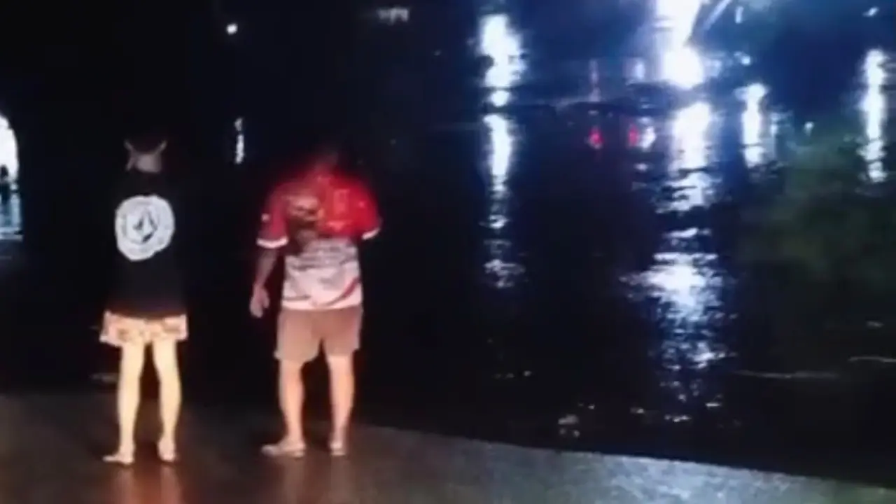 Banjir Bandang Hantam Solok, Puluhan Rumah Terdampak dan Jalur Padang-Jambi Terputus